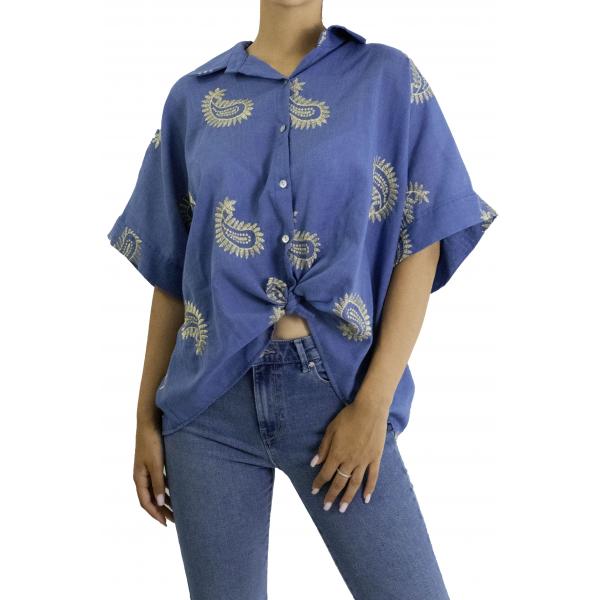 Camicia con ricami 